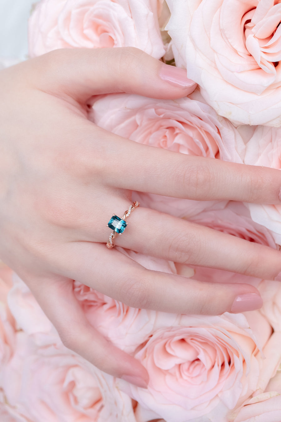 Tordue Radiant 1.09ct Teal Sapphire (Unheated with Certificate) & diamond 18K Rose Gold Engagement Ring