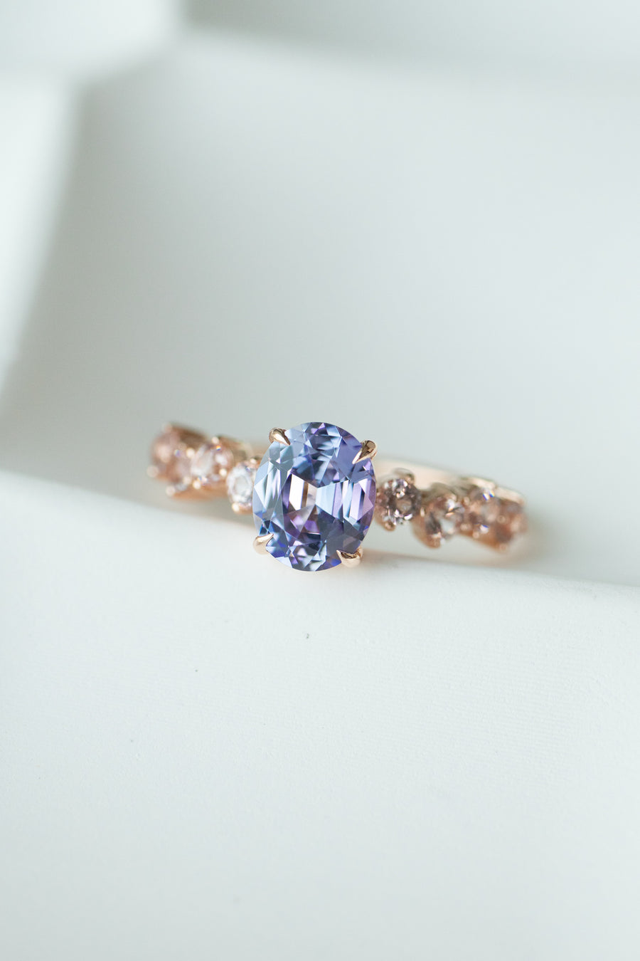 Bleu Violet Ovale 1.20ct Tanzanite & Pink Spinel 18K Rose Gold Ring