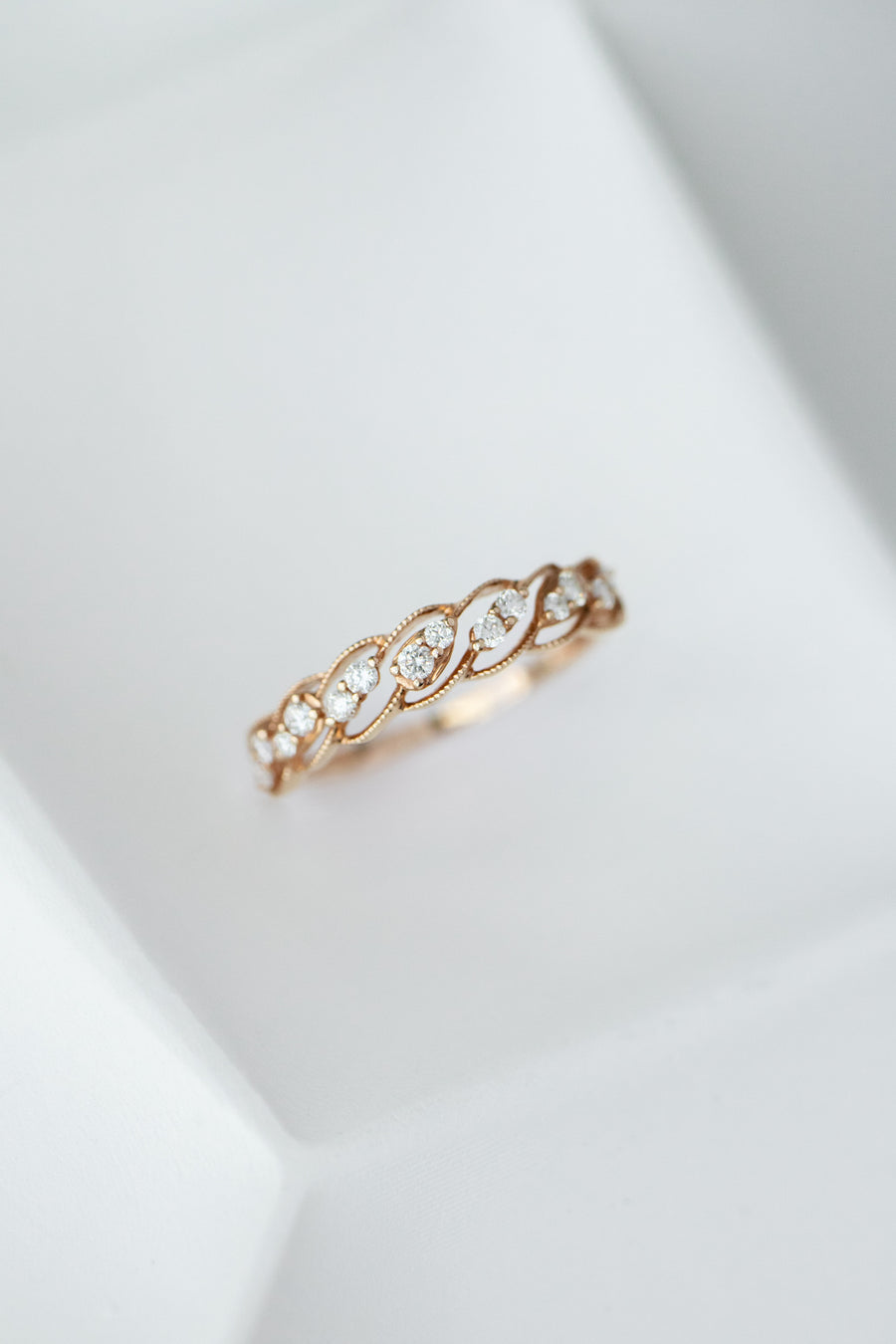 Twisted Top Quality Diamond 18K Gold Ring