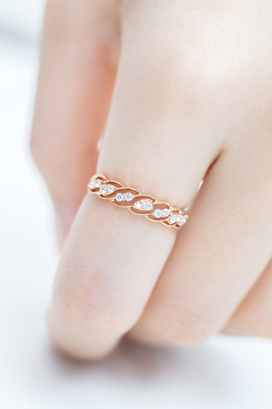 Twisted Top Quality Diamond 18K Gold Ring